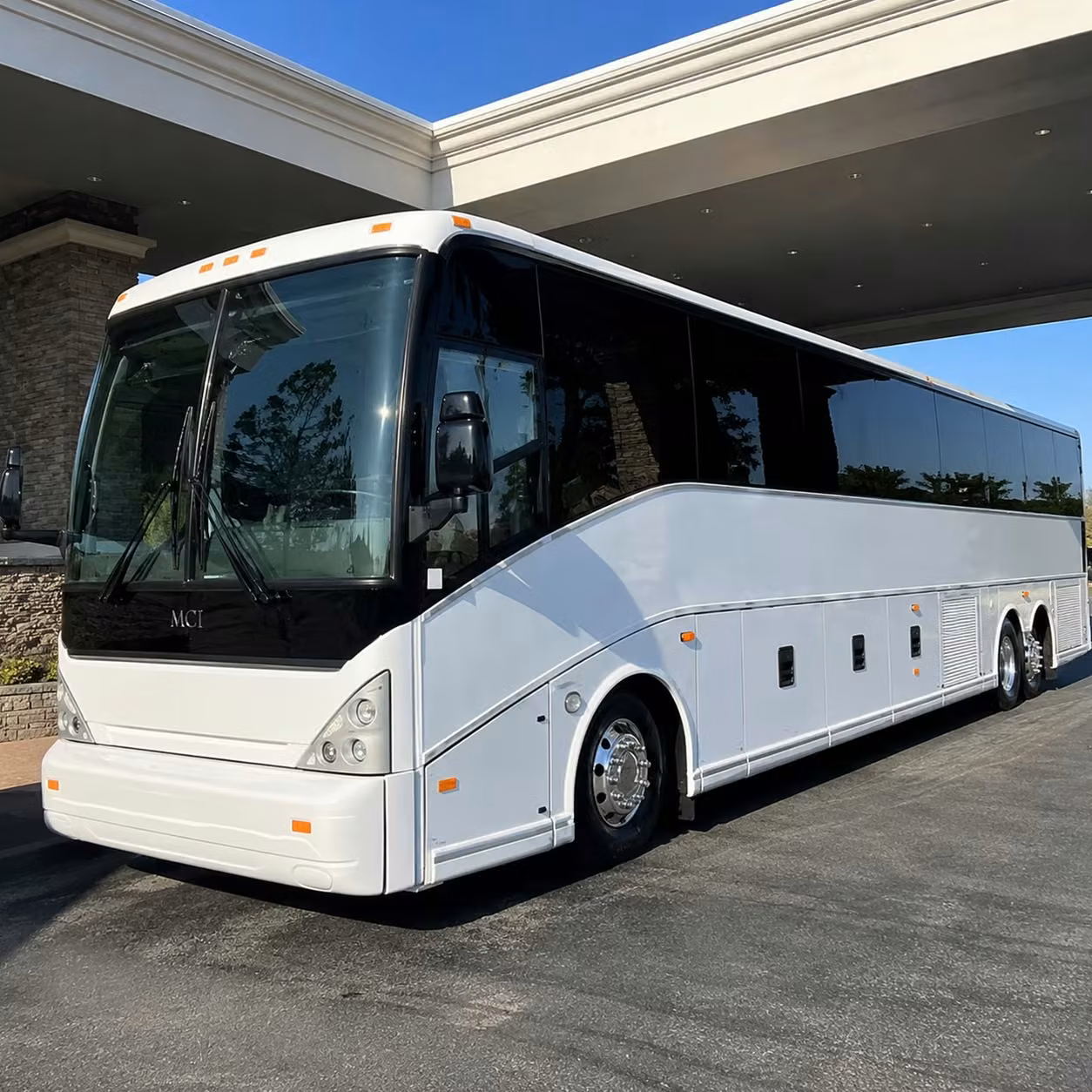 make your manteca group arrival seamless with a pre arranged airport shuttle bus